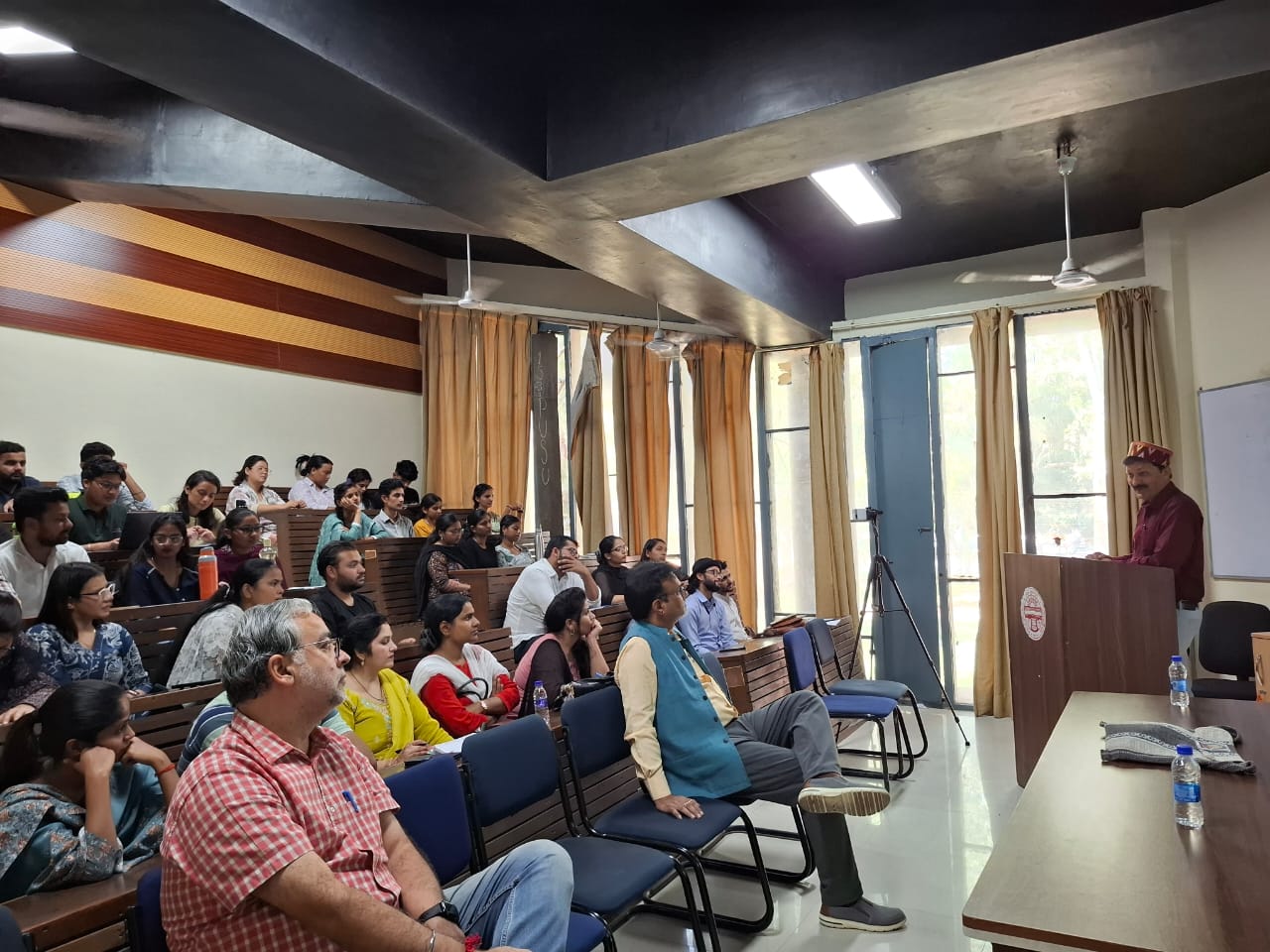 पंजाब विश्वविद्यालय हिंदी विभाग ने हिंदी फिल्मी गीतों के साहित्यिक मूल्यांकन पर व्याख्यान आयोजित किया